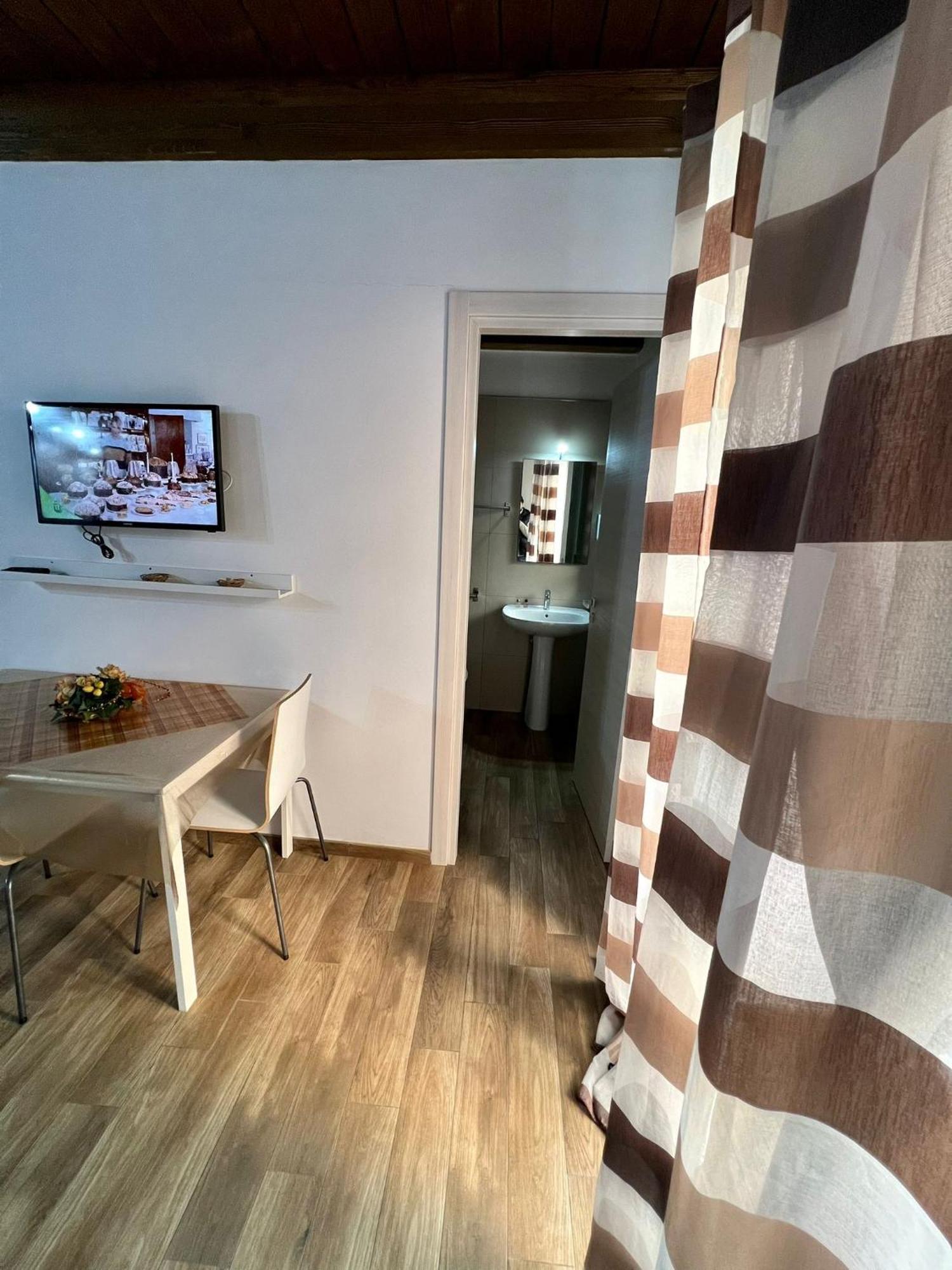67 Rooms 체팔루 외부 사진
